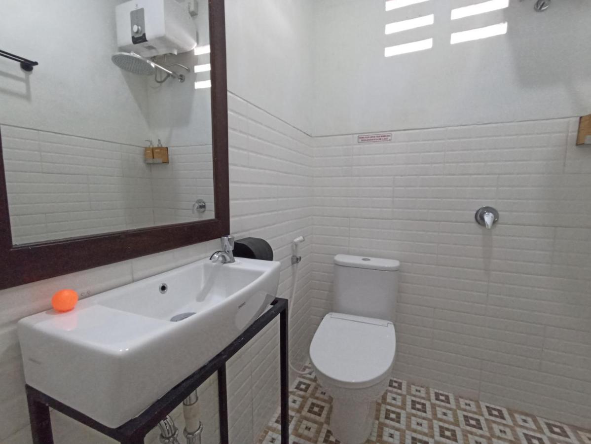 Mruyung Guest House Kota Lama Banyumas Mitra Reddoorz Dış mekan fotoğraf