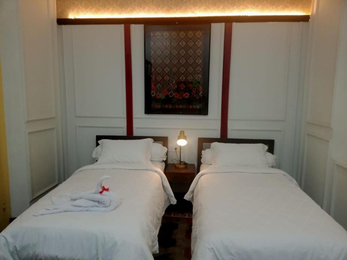 Mruyung Guest House Kota Lama Banyumas Mitra Reddoorz Dış mekan fotoğraf
